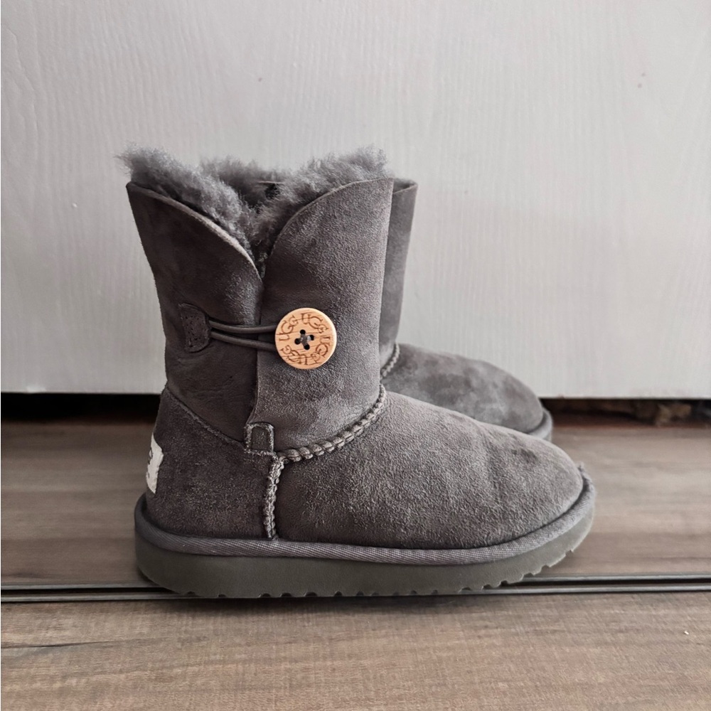 Children’s Gray UGGS🩶